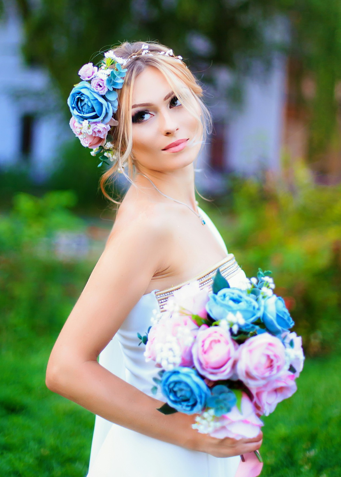 Russian Bride Julia age: 32 id:0000175530