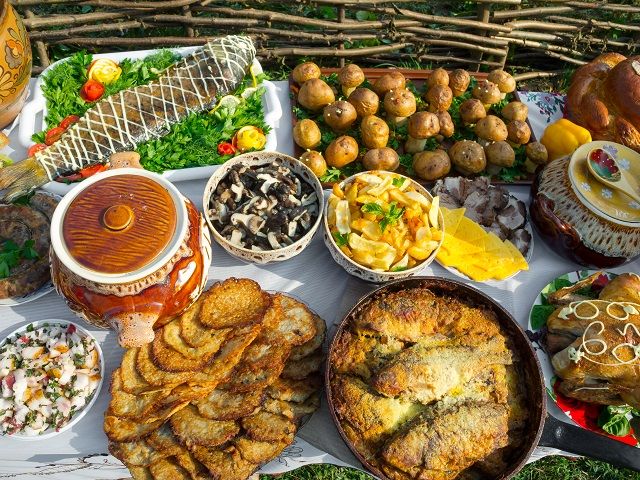 Valuable facts about tastiest dishes and traditional Ukrainian food 