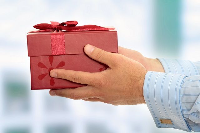 best advice on making pleasant presents to Ukrainian and Russian brides