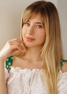 Russian bride Karyna age: 25 id:0000203448